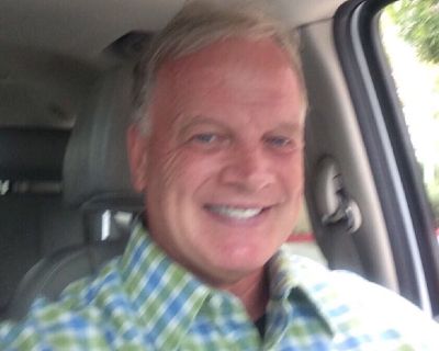 Studio Wanted or apt / condo Share ( OC ) Adult professional Male -very well educated !