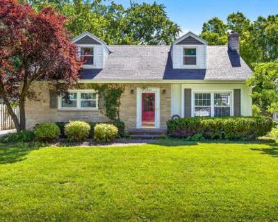 4 Bedroom 2BA 2670 ft Single Family Home For Sale in APPLETON, WI