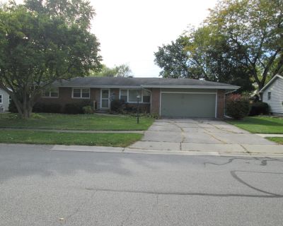 3 Bedroom 1BA 2197 ft Apartment For Rent in Crown Point, IN