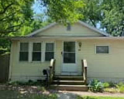 2 Bedroom 1BA 900 ft² House For Rent in Urbana, IL 805 N Busey Ave