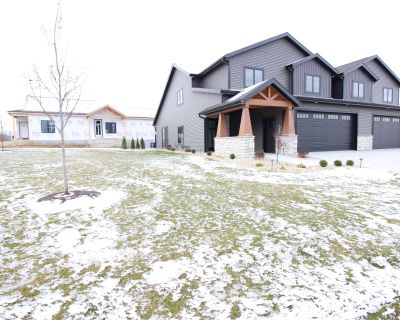 3 Bedroom 2BA 1967 ft Condo For Sale in Milton, WI