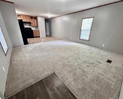 3 Bedroom 2BA 1216 ft Mobile Home For Rent in Indianapolis, IN