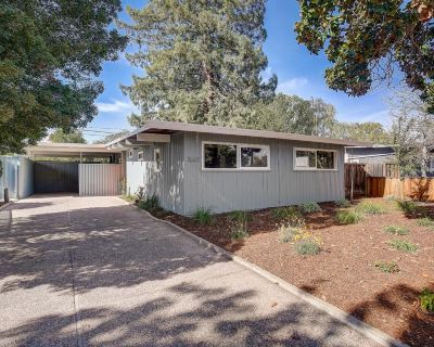3 Bedroom 2BA 1460 ft Single Family Home For Sale in Palo Alto, CA