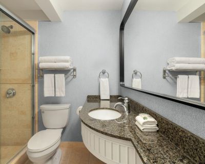 1 Bedroom 1BA 299 ft Condo For Sale in Fontana, WI