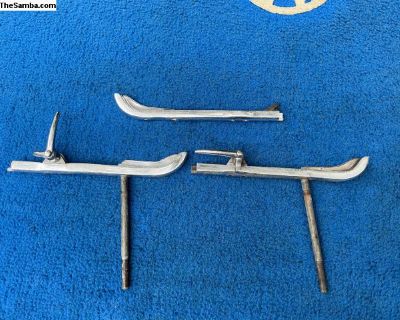Convertible Bug 1953-1964 lower vent window pivots