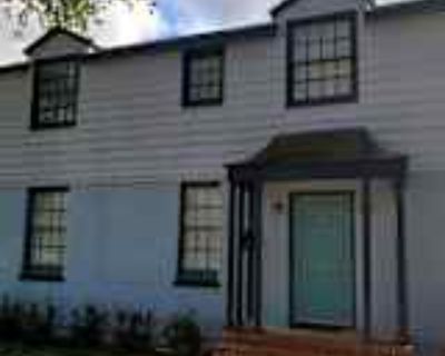 4 Bedroom 2BA Apartment For Rent in Gainesville, FL 1015 SW 5th Ave unit House