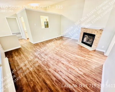 2 Bedroom 2BA 925 ft Pet-Friendly Apartment For Rent in Lakewood, CO