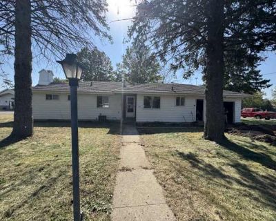 4 Bedroom 1.5BA 1500 ft Apartment For Rent in Medford, MN