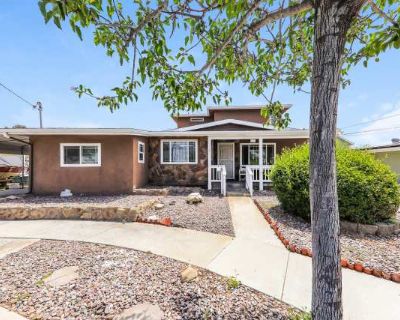 6 Bedroom 3.5BA 2565 ft Furnished Pet-Friendly Apartment For Rent in San Diego, CA