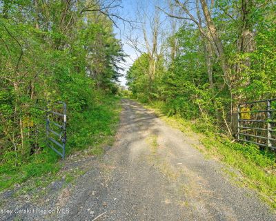 Lots and Land For Sale in Hannacroix, NY