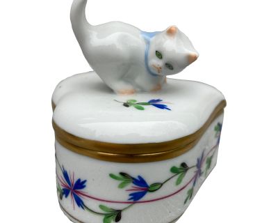 Vintage Herend Porcelain Heart Shaped Kitten Trinket Box