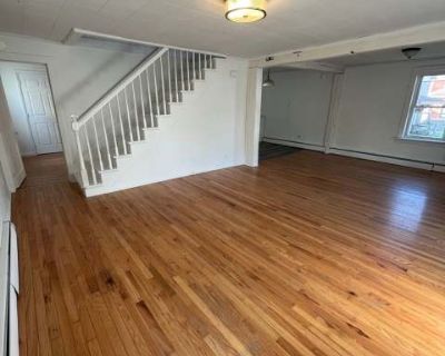 3 Bedroom, 2 Bathroom Single Family Home in Howard. image_url. In unit laundry Patio / balcony Pet friendly Garage Range Oven Unit Amenities in unit laundry oven patio / balcony range refrigerator Property Amenities pet friendly parking garage cats allowed dogs allowed. Pets allowed. 3 Bedroom. 2 Bathroom. 1578 ft