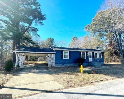 3 Bedroom 1BA 960 ft Apartment For Rent in Lexington Park, MD