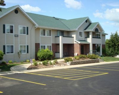 3 Bedroom 1BA 1150 ft Pet-Friendly Apartment For Rent in West Bend, WI