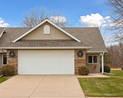 2 Bedroom 2BA 1704 ft Townhouse For Sale in Red Wing, MN