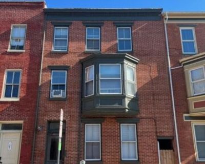 125 N Beaver St Unit 3RD. Reduced security deposit for qualified applicants if lease signed by 11/30!! 3rd floor 1 bedroom, 1 full bath apartment with living room, kitchenette with stove and refrigerator. Fire escape entrance only. No pets. No smoking indoors.. 1 Bedroom. 1 Bathroom. 2848 ft
