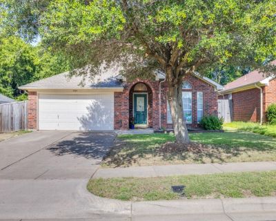 4 Bedroom 2BA 1864 ft Single Family House For Sale in Arlington, TX