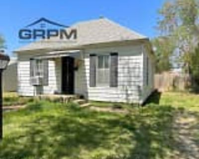 2 Bedroom 1BA 676 ft² Pet-Friendly House For Rent in Hutchinson, KS 806 E 10th Ave