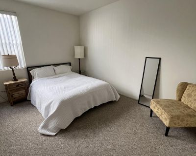 Total rooms: 2. Deposit: $1,000.00 * Utilities included?: No * Fees apply?: No. References are not required. No preference. Non-smoking. Not for couples. Furnishings: Furnished * Parking: Yes * Garage: Yes * Yard/patio: No * Balcony/roof terrace: Yes * Disabled access: No * Living room: No * Broadband included: No. Availability Available Dec 01 2025 Minimum term 1 month Maximum term None Short ...