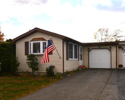 2 Bedroom 1BA 871 ft Condo For Sale in Manorville, NY