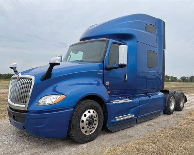 2022 International LT625