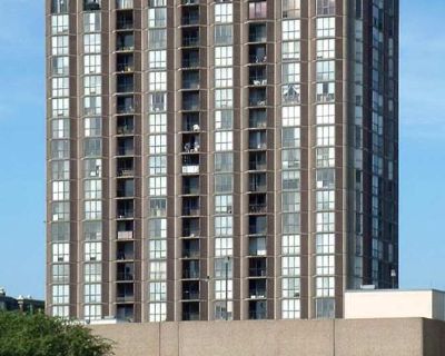 Private room with shared bathroom in an apartment with 3 roomies