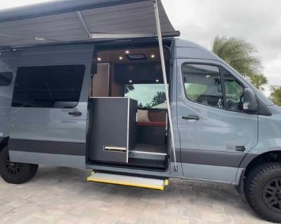 2021 Vans East Vans East Casita Azul
