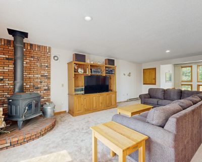 2 Bedroom 2.5 baths No pets 4.45 31 reviews What our guests are saying... AI-generated...