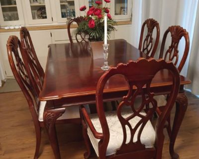Beautiful Wood Dining Table and Chairs