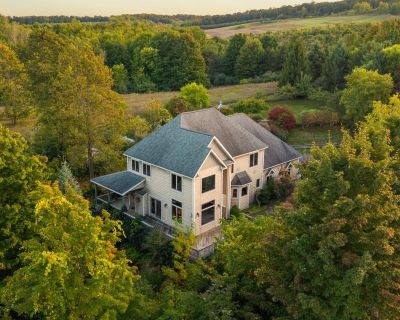 3 Bedroom 3BA 1957 ft Single Family House For Sale in Traverse City, MI