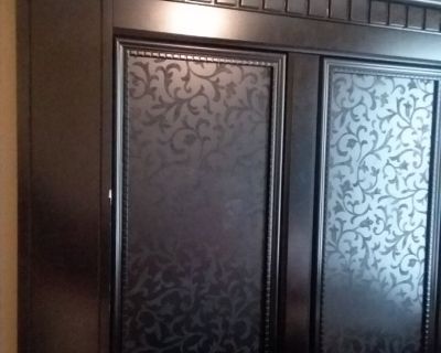 3 pc Ashley Furniture Manor bedroom set