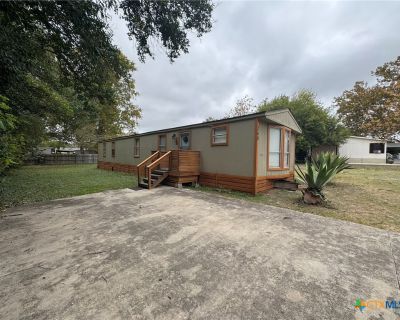 2 Bedroom 2BA 1056 ft Single Family House For Rent in Seguin, TX