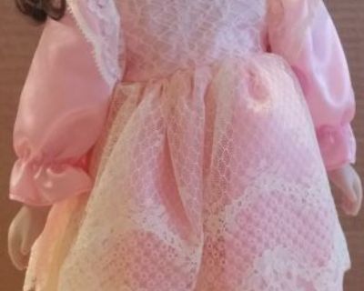 Heirloom Treasure Doll "happyland"
