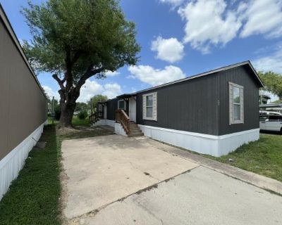 3 Bedroom 2BA 960 ft Mobile Home For Rent in Donna, TX