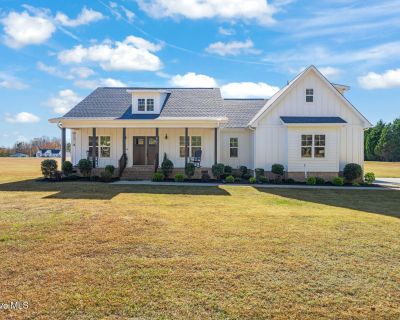 4 Bedroom 3BA 2492 ft Single Family House For Sale in Four Oaks, NC