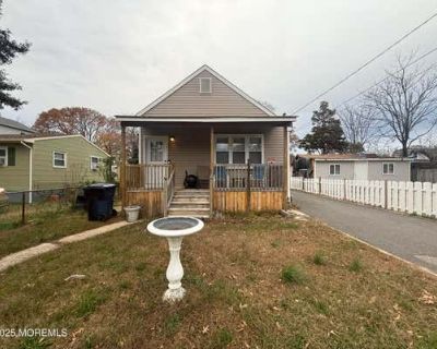 3 Bedroom 2BA 1460 ft Single Family Home For Sale in TOMS RIVER, NJ