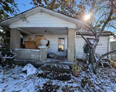 2 Bedroom 1BA 1125 ft Single Family Home For Sale in INDIANAPOLIS, IN