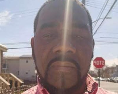 Non-smoker * Interested in teaming-up. Budget: $600 per month. Ready to move: now. Looking for myself. I live in the city and I m working here at GlobalFoundries. I am looking just for 4 nights I go back home on weekend.