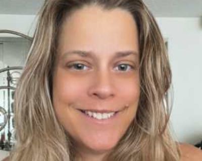 Has a dog * Interested in teaming-up. Budget: $1,800 per month. Ready to move: November 11. Seeking a 6 months stay. Looking for myself. Looking to purchase home, lease is up and need to be out by 12/15. Looking for a safe secure place for short term maybe 6mths.