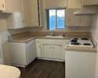 1 Bedroom 1BA 700 ft² Apartment For Rent in Fullerton, CA 2440 N Harbor Blvd