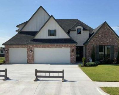 4 Bedroom 3.5BA 3238 ft Pet-Friendly Apartment For Rent in Jenks, OK