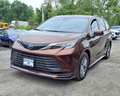2023 Toyota Sienna AWD LE 8-Passenger 4DR Mini-Van