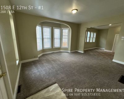 1508 E 12th St. This main floor unit of a duplex has been smartly renovated. Don't wait on this, properties in Des Moines are flying off the shelves and we don't think this one will last long. Lovely living area. You are close to e14th and easy access to I235 which can take you anywhere in the greater Des Moines area in minutes! Laundry hookups in a shared basement space.. Dogs ok, Cats ok. Con...