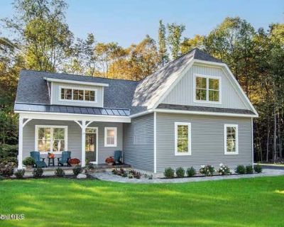 4 Bedroom 4BA 2642 ft Single Family Home For Sale in LAKE GEORGE, NY