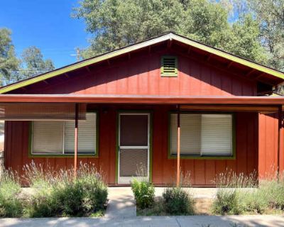 2 Bedroom 1BA 1015 ft Pet-Friendly Apartment For Rent in El Dorado County, CA
