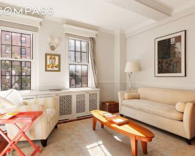 30 Fifth Avenue. Unparalleled in its food, culture, and unique energy, NYC is the place to call home. On-site laundry Patio / balcony Hardwood floors Garage Recently renovated Walk in closets Unit Amenities air conditioning furnished hardwood floors patio / balcony walk in closets recently renovated Property Amenities doorman elevator on-site laundry parking bike storage garage lobby. 3 Bedroom...