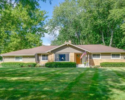 3 Bedroom 2BA Apartment For Rent in Mequon, WI