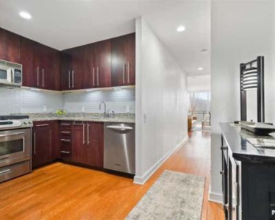 1 Bedroom 2BA Condominium For Sale in EDGEWATER, NJ