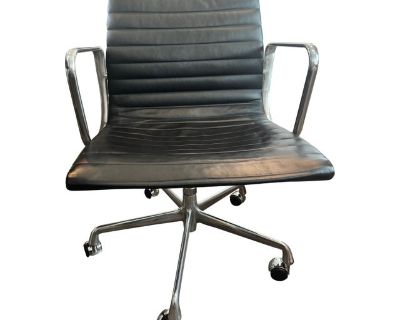 Vintage Eames Aluminum Group Herman Miller Design Within Reach Chair