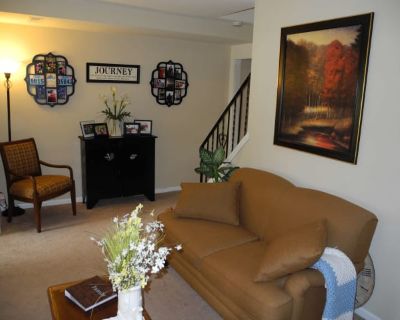 2 Bedroom 1.5BA 984 ft Pet-Friendly Apartment For Rent in Amity Gardens, PA
